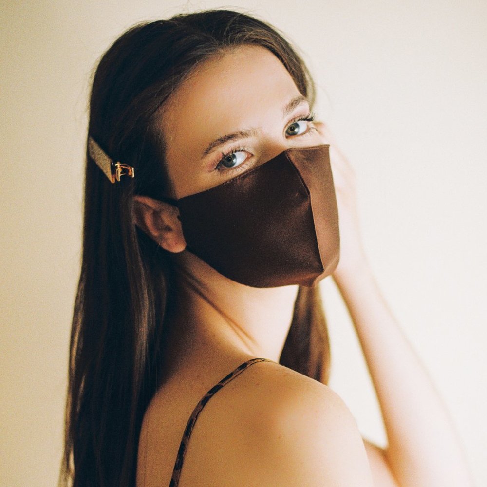 Chocolate brown face mask with chain